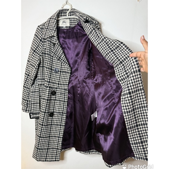 Burberry Black and White Houndstooth Coat with Purple Lining - Picture 3 of 8